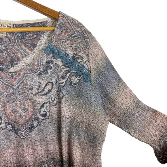 Live & Let Live Womens 1X Boho Print Knit Tunic Top Lace Detail Contrasting Hem - Picture 6 of 12